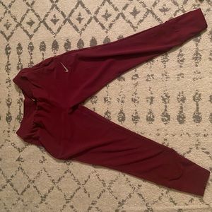 NIKE dri fit Joggers burgundy S
